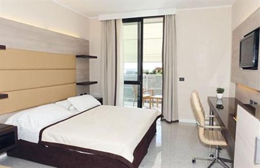 фото отеля Hotel San Carlo Lignano Sabbiadoro