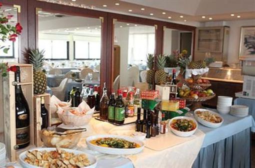 фото отеля Hotel San Carlo Lignano Sabbiadoro