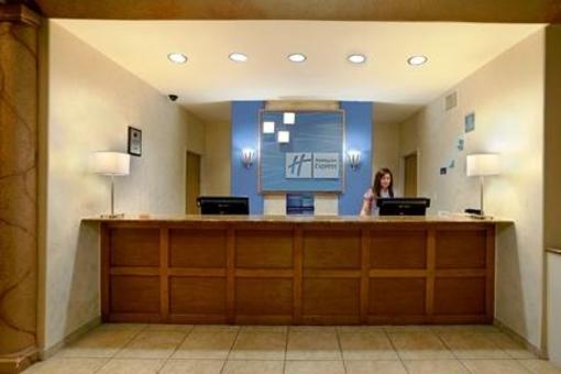 фото отеля Holiday Inn Express Elgin