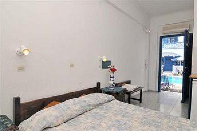 фото отеля Villa Roula Apartments