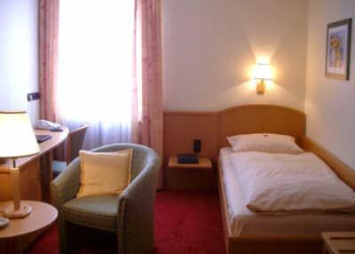 фото отеля Hotel am Schloss Darmstaedter Hof