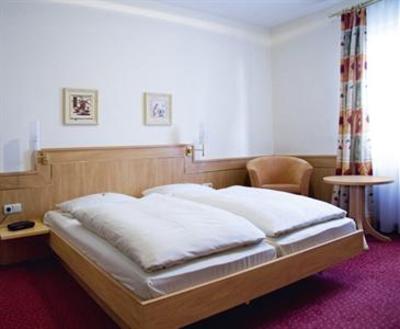 фото отеля Hotel am Schloss Darmstaedter Hof