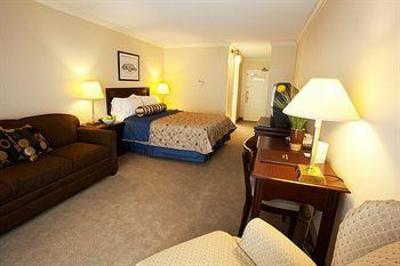 фото отеля Fredericton Inn