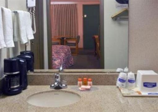 фото отеля Howard Johnson Express Wilmington