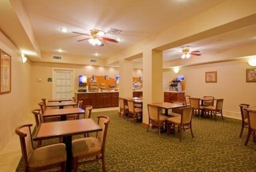 фото отеля Holiday Inn Express Destin Mid Bay Bridge