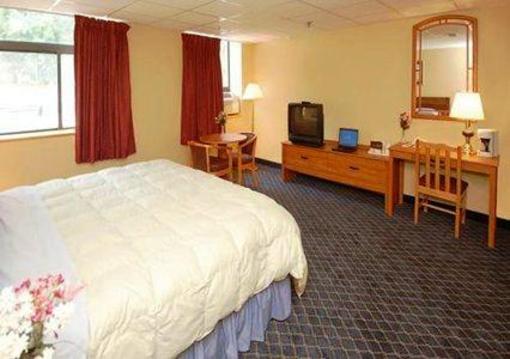 фото отеля Econo Lodge Manchester (New Hampshire)