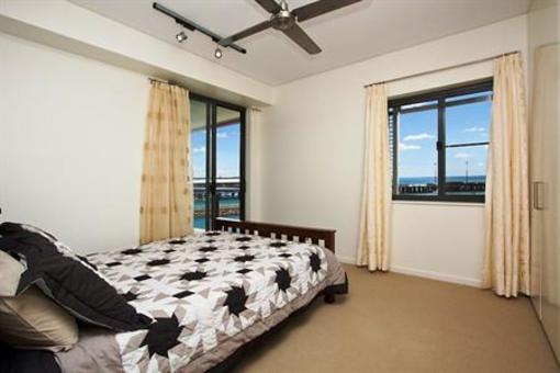 фото отеля Horizon 3 Bedroom at Waterfront Apartment