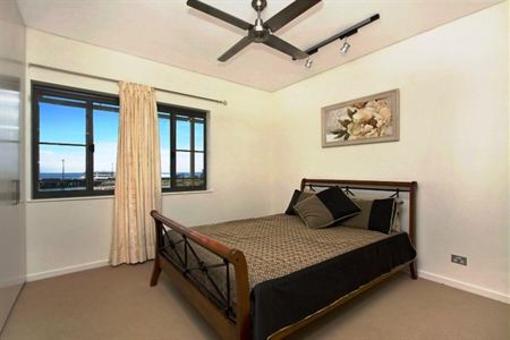 фото отеля Horizon 3 Bedroom at Waterfront Apartment