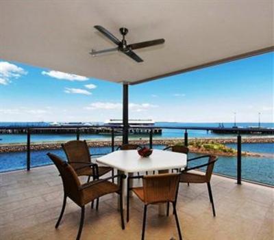 фото отеля Horizon 3 Bedroom at Waterfront Apartment