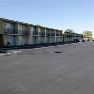 фото отеля America's Best Inns Airport Indianapolis