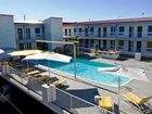фото отеля Sea & Breeze Hotel Tybee Island