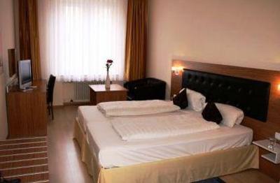 фото отеля Hotel Drei Kronen Dortmund