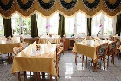 фото отеля Hotel Drei Kronen Dortmund