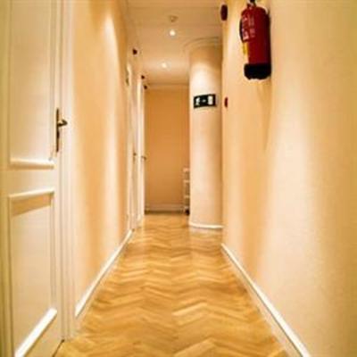 фото отеля Hostal Aresol Madrid