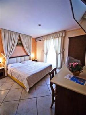 фото отеля Hotel Happy Days Giugliano in Campania