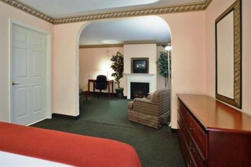 фото отеля Holiday Inn Express Plymouth (North Carolina)