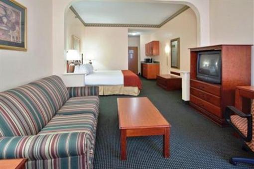 фото отеля Holiday Inn Express Plymouth (North Carolina)