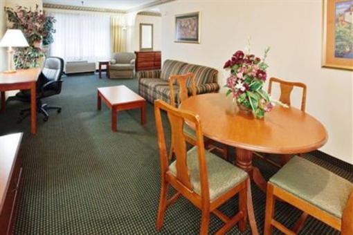 фото отеля Holiday Inn Express Plymouth (North Carolina)