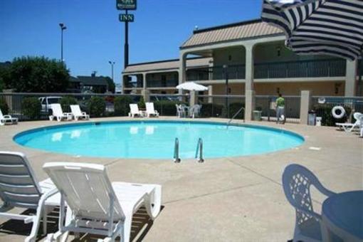 фото отеля Hampton Inn Clarksville