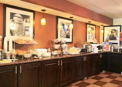 фото отеля Hampton Inn Clarksville