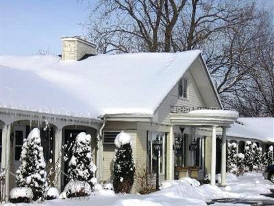 фото отеля Glass House Inn
