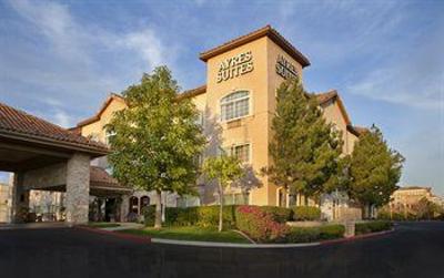 фото отеля Ayres Inn & Suites at the Mills Mall