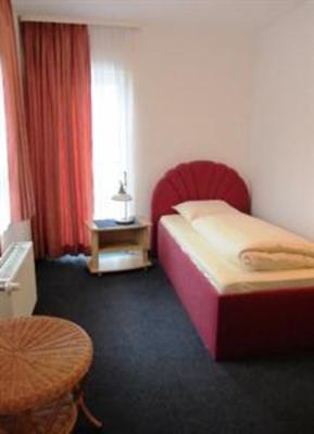 фото отеля Hotel Landhaus Schattner Landstuhl