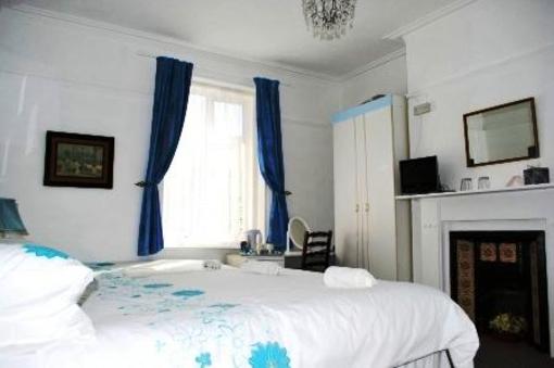 фото отеля Ocean Breeze Guest House Bournemouth