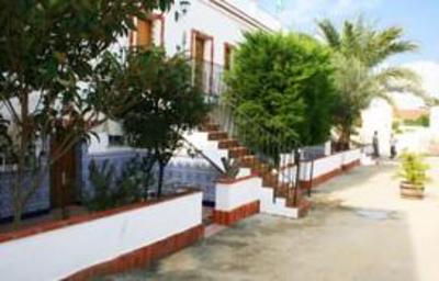 фото отеля Apartamentos El Roqueo Conil de la Frontera