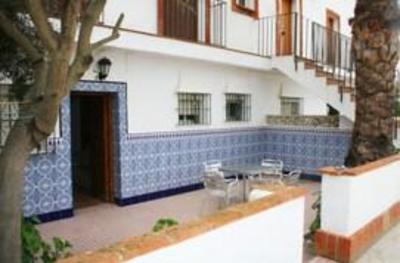фото отеля Apartamentos El Roqueo Conil de la Frontera