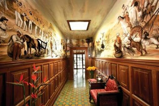фото отеля WelcomHeritage Fernhills Palace Hotel Ooty