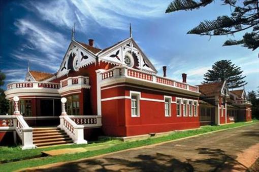 фото отеля WelcomHeritage Fernhills Palace Hotel Ooty