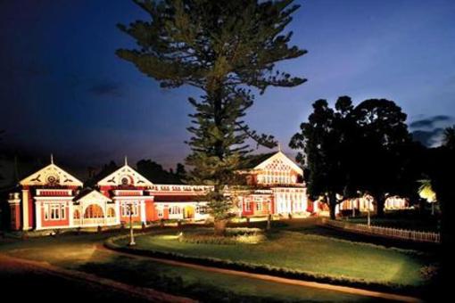 фото отеля WelcomHeritage Fernhills Palace Hotel Ooty