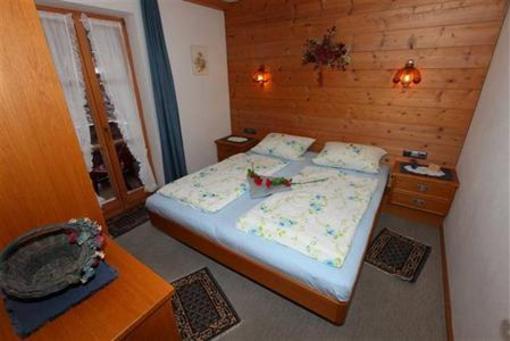 фото отеля Ferienhäuser Werdenfels Hotel Mittenwald