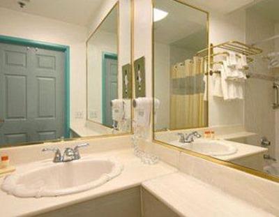 фото отеля Days Inn Santa Monica