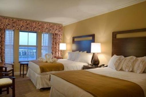 фото отеля Holiday Inn Express Savannah-Historic District