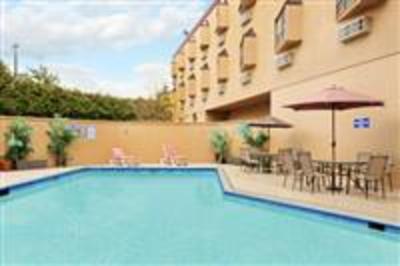 фото отеля Ramada Hotel & Suites Metrotown