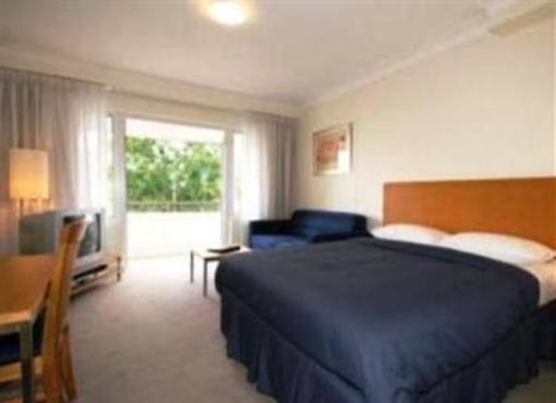 фото отеля Pennant Hills Waldorf Apartment Hotel