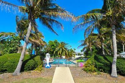 фото отеля Tropical Shores Beach Resort
