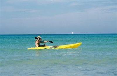 фото отеля Tropical Shores Beach Resort
