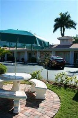 фото отеля Tropical Shores Beach Resort