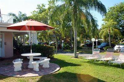 фото отеля Tropical Shores Beach Resort