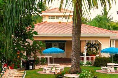 фото отеля Tropical Shores Beach Resort