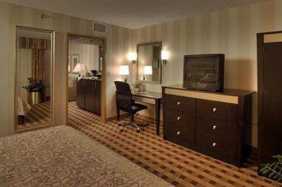 фото отеля Embassy Suites Minneapolis Airport