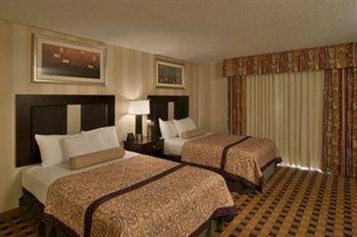 фото отеля Embassy Suites Minneapolis Airport