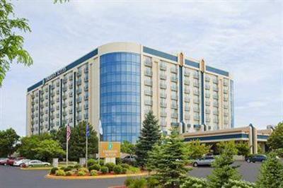 фото отеля Embassy Suites Minneapolis Airport
