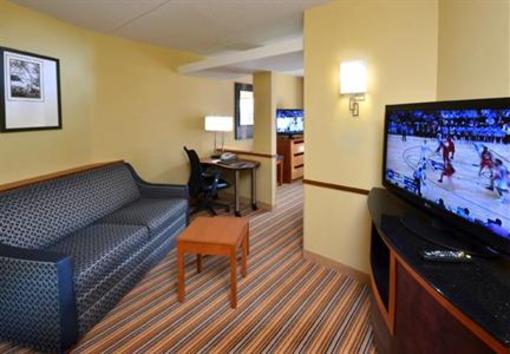 фото отеля Fairfield Inn Charlottesville North