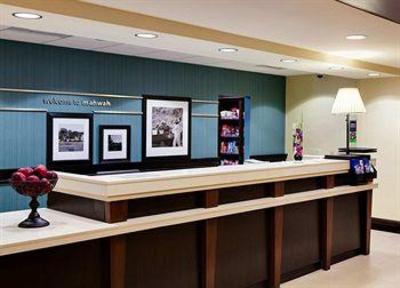 фото отеля Hampton Inn & Suites Mahwah