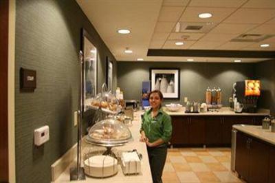 фото отеля Hampton Inn & Suites Mahwah