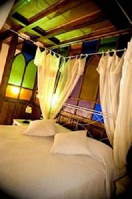 фото отеля Avalon Boutique Suites Hotel